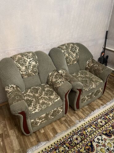 мебел диван бу: Түсү - Жашыл, Колдонулган