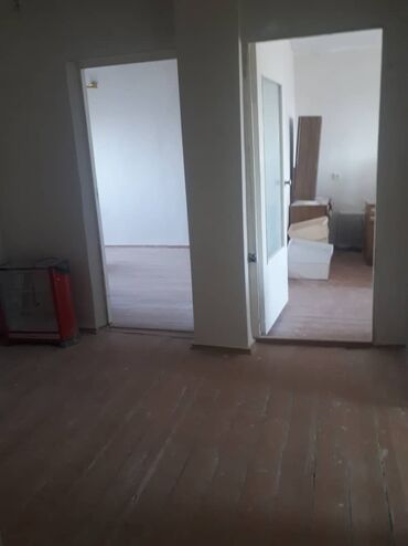 продается квартира в балыкчы в Кыргызстан | Уборка помещений: 2 комнаты, 60 м², 4 этаж, Требуется ремонт, Центральное отопление