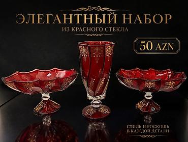 xonca qablari: Qırmızı şüşədən elegant dəst Tərkibi: - 1 ədəd hündür vaza - 2 ədəd — 1