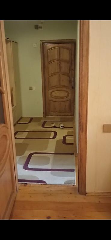 bakixanovda: Kirayə mənzil – Bakıxanovda, 9 mərtəbəli binanın 5-ci mərtəbəsi. 3 — 1