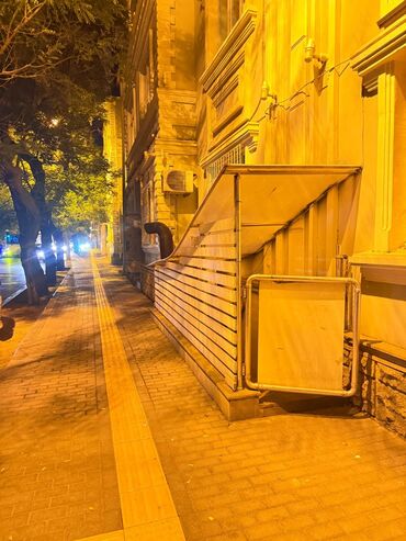 Digər kommersiya daşınmaz əmlakı: Obyekt icarəyə verilir. Ofis, dərzi, anbar, bərbərxana və s. sahələrə — 9