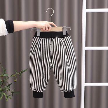 Cinslər və şalvarlar: Qara rəng 3-4 yaşa, Zolaqlı 2-3 yaş uşaqlara uyğundur. Çəhrayı rəngli — 6