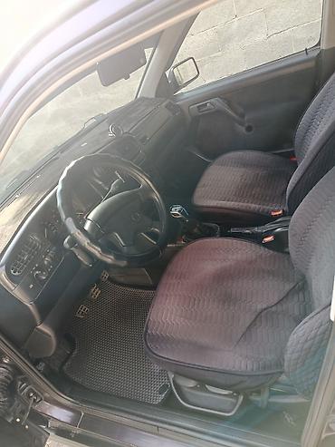 Volkswagen: Volkswagen Vento: 1994 г., 2 л, Механика, Бензин, Седан — 9