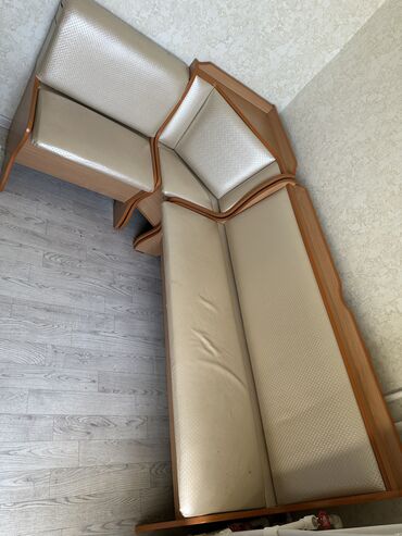 кухонная мебел бу: Кухонный стол и стул, Б/у, Самовывоз, цвет - Бежевый at lalafo.kg кухонная мебел бу: Кухонный стол и стул, Б/у, Самовывоз, цвет - Бежевый