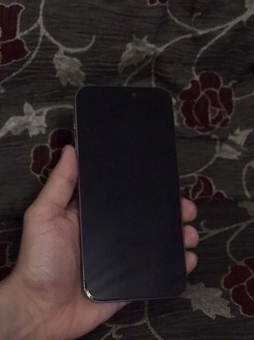 Apple iPhone: IPhone 15 Pro Max, Б/у, 256 ГБ, Серебристый, Кабель, Чехол, 87 % — 2