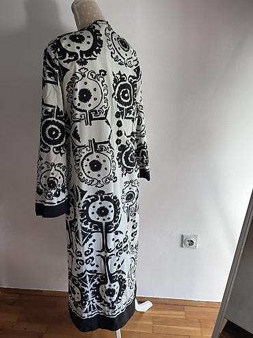 Dugačka tunika/haljina sa etno printom - Boja: crno-bela - Print
