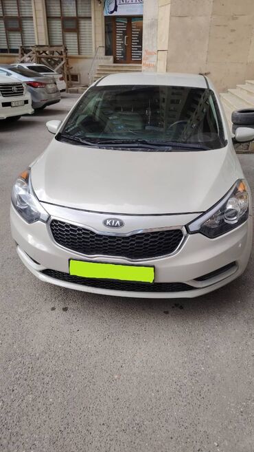 Kia: Qenayetli(100km 7-8 litr 92 benzin) komfort avtomobildir Seliqeli ve