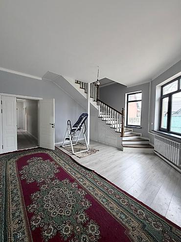 Продажа коттеджей и домов: Продаётся 2-этажный дом Общая площадь дома: 214м² Участок: 6,5соток — 1