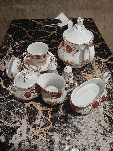 farfor nədir: Porcelain servis dəsti – qızılı və qırmızı güllü naxış Zərif detallı — 2