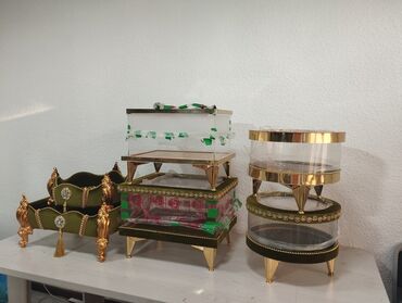 ящик пластмасса: Набор элегантных сервировочных подносов и коробок, выполненных в