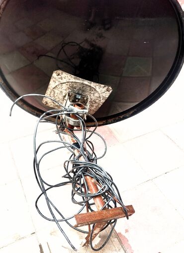 Peyk antenaları: REGULAR Full HD peyk anteni Xüsusiyyətlər: - Model: REGULAR Full HD - — 6