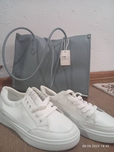 Кроссовки и спортивная обувь: Кроссовки, 38.5, Fashion & Bella, Новый, цвет - Белый, Самовывоз, Бесплатная доставка