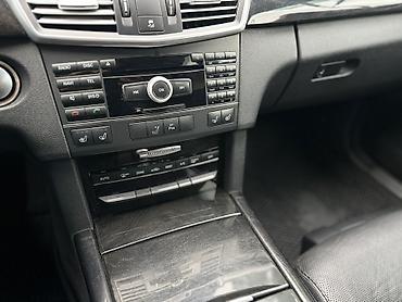 Mercedes-Benz: Mercedes-Benz E-Class: 2010 г., 3.5 л, Автомат, Бензин, Седан — 13