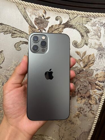 Apple iPhone: IPhone 12 Pro, Б/у, 256 ГБ, Space Gray, Зарядное устройство, Защитное стекло, Чехол, 79 %