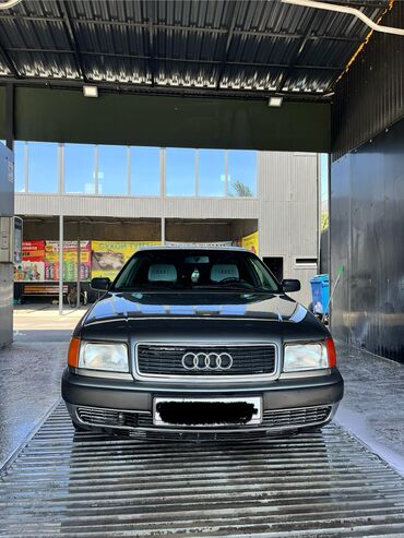 купить авто в бишкеке дешево: Седан Audi 100 с характерным дизайном кузова.Г 1994.об 2.0.экономичный