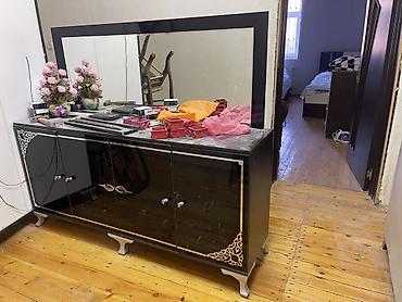 deko: Qonaq otağı üçün vitrın və bufet dəsti - Material: MDF/LDSP korpus — 2