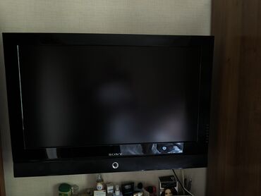 повесить телевизор на стену цена: Телевизор Sony, диагональ около 40–42" (широкая рамка с логотипом Sony
