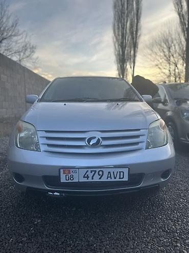 Toyota: Toyota ist: 2003 г., 1.3 л, Автомат, Бензин, Хэтчбэк — 1