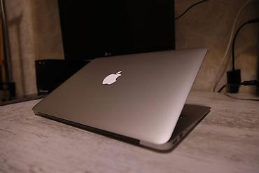 en ucuz macbook pro: İşlənmiş Apple MacBook, 13.3 ", Intel Core i5, 128 GB, Ödənişli çatdırılma — 3