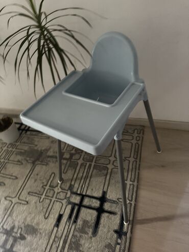 пластмассовые стулья: Стульчик для кормления Б/у