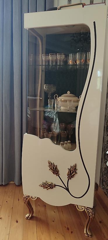 qedimi bufet: Iki eded servant satilir, yeni kimidir az iwlenilib.Içinde iwiqlanmada — 4