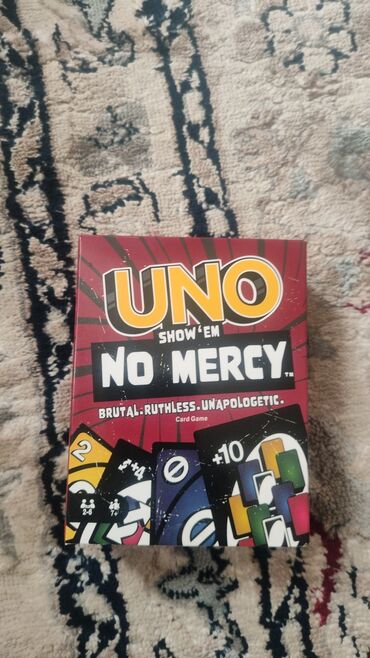пластиковые игральные карты: Карточная игра UNO Show 'Em No Mercy представляет собой захватывающий
