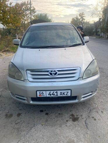 Toyota: Toyota Ipsum: 2001 г., 2.4 л, Автомат, Бензин, Минивэн