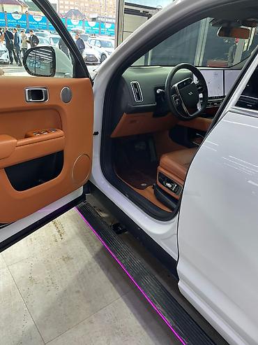 Lixiang: Lixiang L7: 2024 г., 1.5 л, Робот, Гибрид, Кроссовер — 12