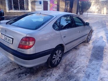 авто прадо: Toyota Avensis: 2000 г., 2 л, Механика, Бензин, Хэтчбэк