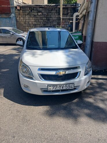 xacmaz masin: Ilkin odenis 5400 manat 49 ayi qalib qaz balonu var texpasportda qeyd