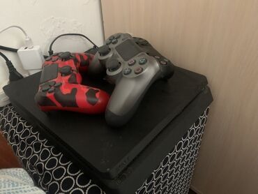 купить playstation 4 в рассрочку: Игровая консоль Sony PlayStation 4slim 1гб в черном цвете, с пятью