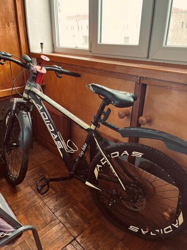 велосипед 16 дюймов: İşlənmiş Şəhər velosipedi Adidas, 26", Ünvandan götürmə, Ödənişli çatdırılma