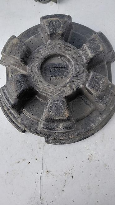 докатки: Накладка крышки багажника Toyota, 2005 г., Б/у, Оригинал — 1