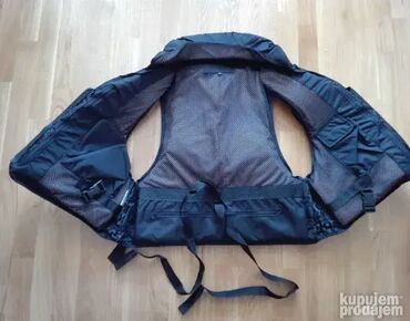 Vodeni sportovi: Ima L velicina - za obim grudi između 93 i 115cm max. Podešava se sa — 2