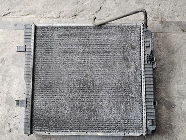 Радиаторы: Радиатор охлаждения двигателя Mercedes-Benz Atеgo, 2002г.в. Оригинал — 12