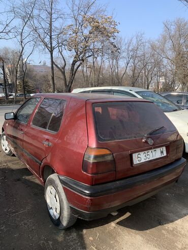 алла тоо: Volkswagen Golf: 1992 г., 1.8 л, Механика, Бензин, Хэтчбэк