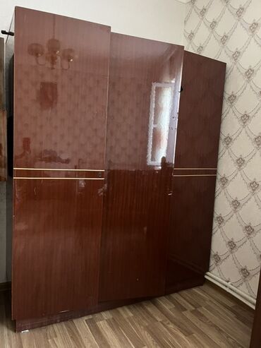 вешалка настенная в прихожую белая: Купе, 3 двери Прямой шкаф, Гардеробный шкаф