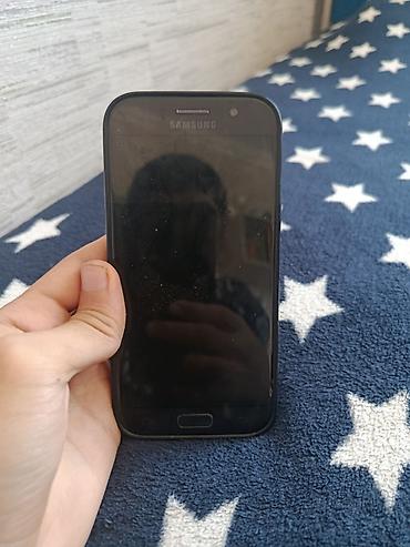 телефон fly fs520 selfie 1: Samsung Galaxy A3 2017, 16 ГБ, цвет - Черный, Отпечаток пальца — 1