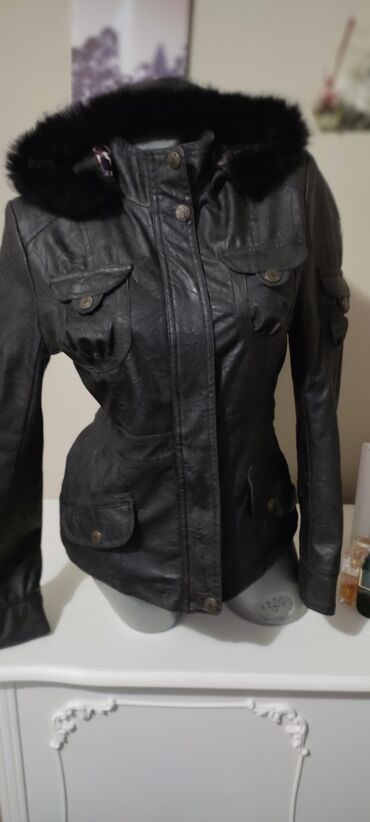 original jakna winstop: Kožna jakna bez ikakvih oštećenja savršeno stoji model fenomenalan