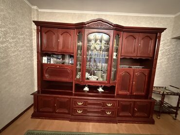 заказать прикроватную тумбочку: Гарнитур для зала, Б/у, Дерево, цвет - Красный