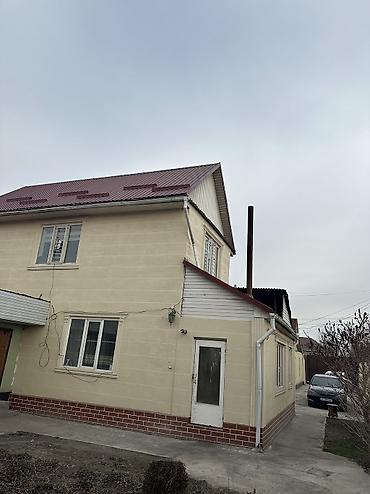 Продажа коттеджей и домов: Продаются 2 дома на одном участке Участок: 5 соток По факту — 8 — 3