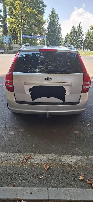 ford tranzit 2001: Kia Ceed: 1.6 l | 2007 il Universal — 2
