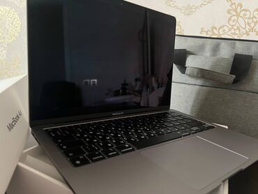 noutbukların alışı: Apple MacBook, 13.3 ", Apple M1, 256 GB