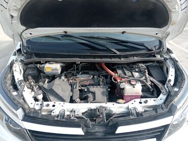 Toyota: Toyota Voxy: 1.8 l | 2015 il Van/Minivan — 10