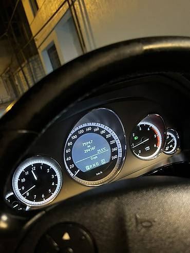 panorama maşın: Mercedes-Benz E-Class: 2.2 l | 2011 il Sedan — 9