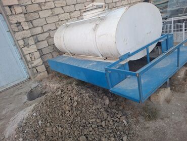 Qamaklar: Bak, Metal, 2000 l l