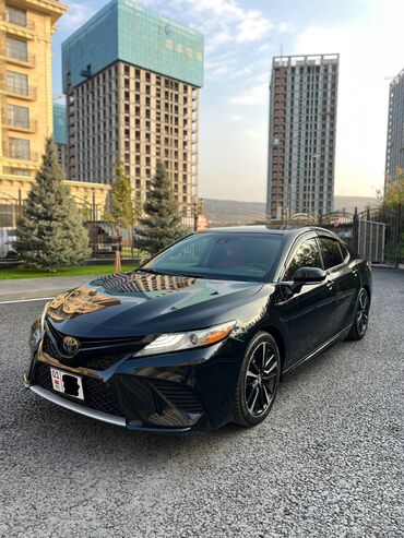 купить коврики резиновые в машину: Toyota Camry: 2019 г., 2.5 л, Автомат, Бензин, Седан