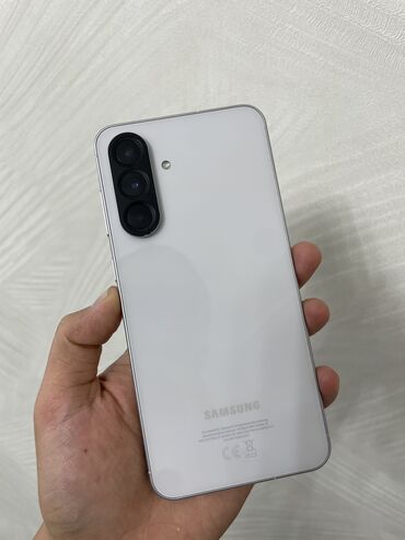телефон ультра: Samsung Galaxy A56, Б/у, 256 ГБ, цвет - Белый, 2 SIM