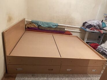 ящики для хранения вещей: Срочно продаю двух спальную кровать с матрасом в хорошем состоянии