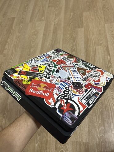 PS4 (Sony Playstation 4): Məhsul: Sony PlayStation 4 (PS4) Slim oyun konsolu + DualShock 4 — 5